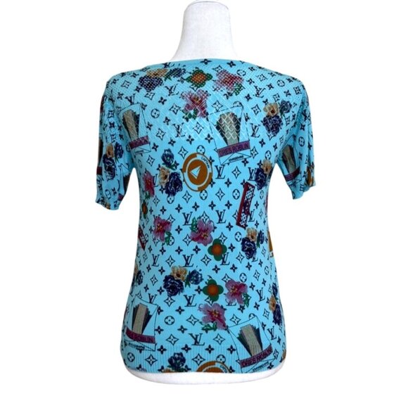 Fun LV Print Short Sleeve Top Blue Floral Knit Size XS/S - Picture 3 of 5